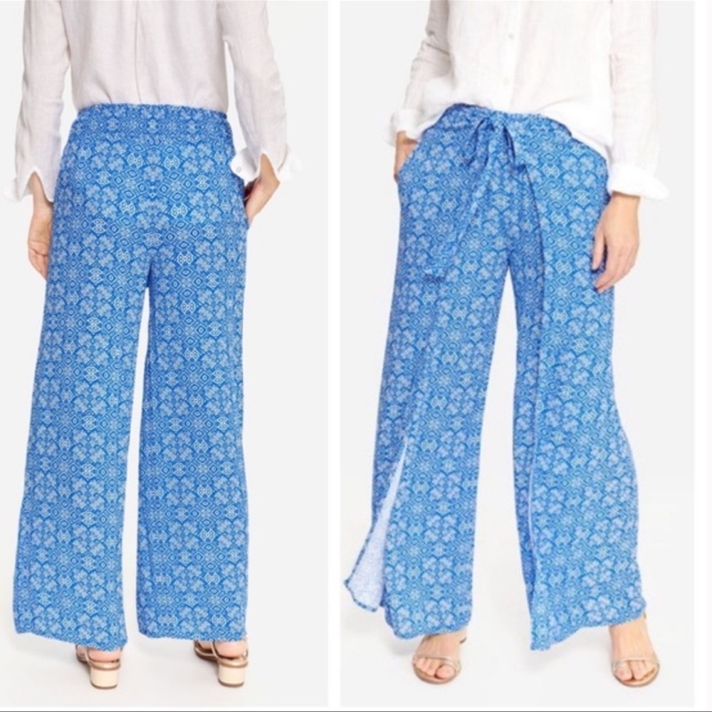 J.McLaughlin Women's Bondi Beach Pants in Neo
Tapestry Blue/White